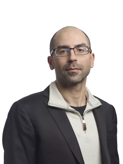 Alexej Ladonnikov headshot