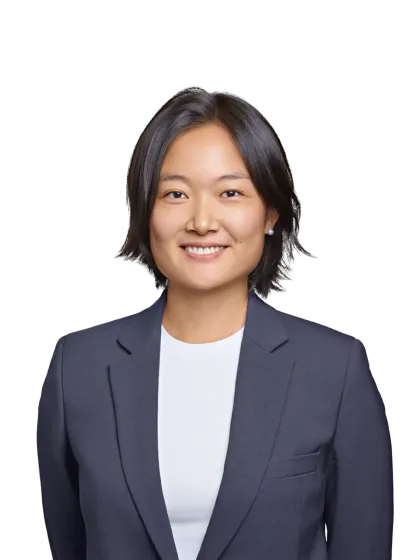 Weijia Nina Zhang headshot