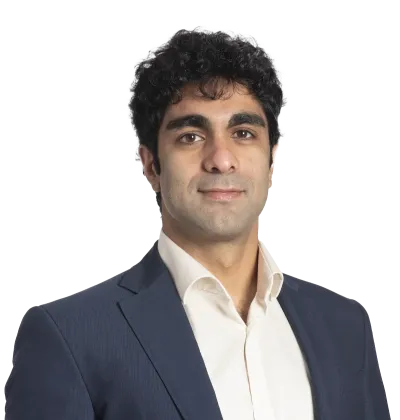 Kiyan Savar headshot