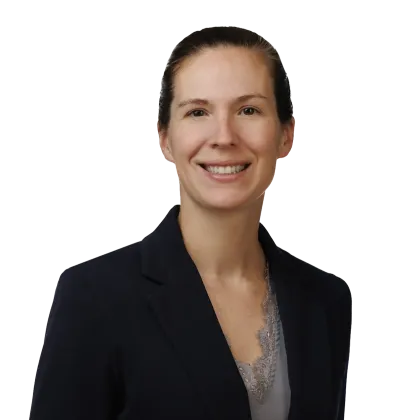 Carrie Schroll headshot